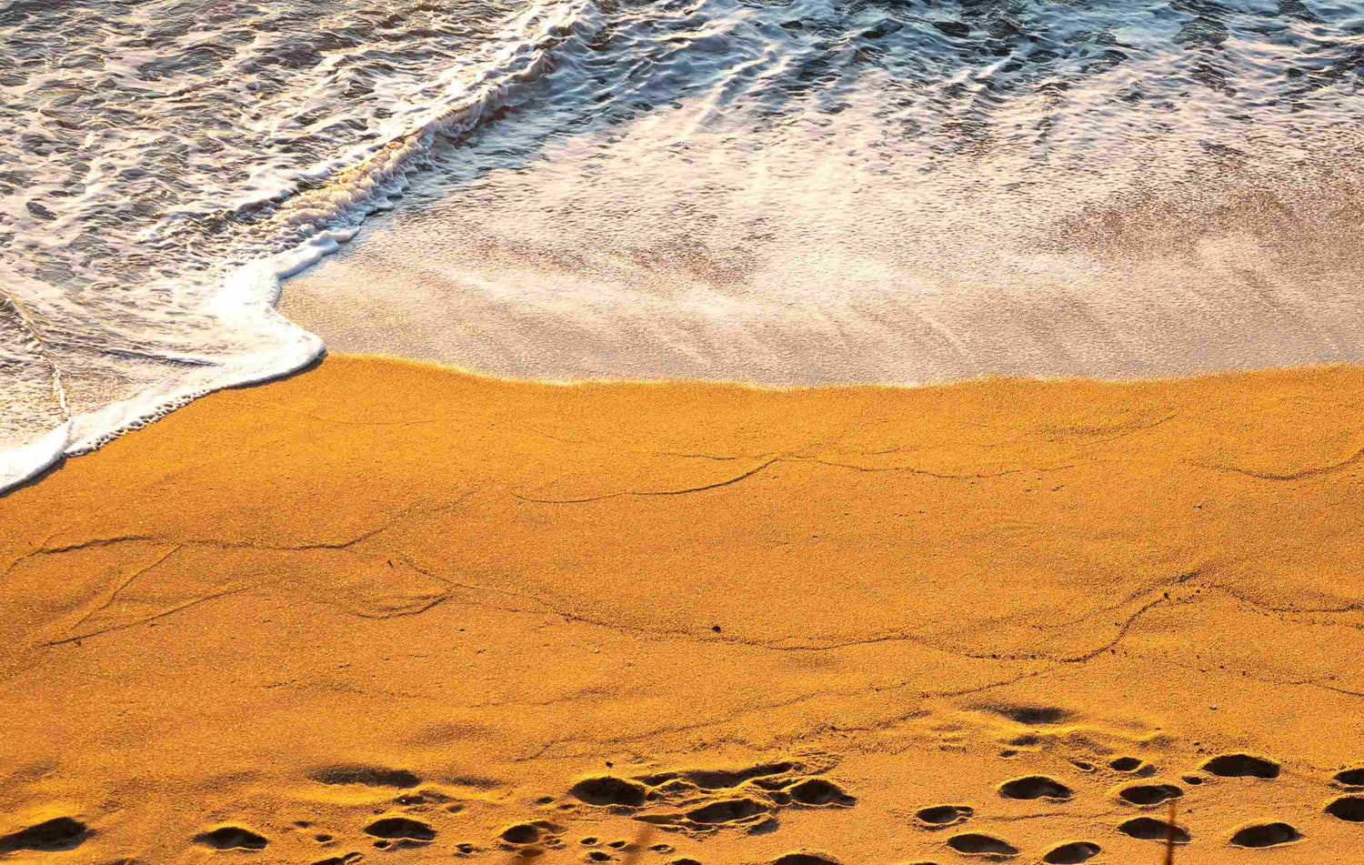 Equatorsun : Sun protection clothing is essential for beach days to prevent skin cancer and ageing
