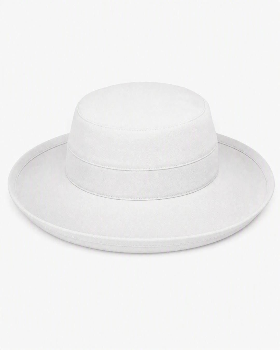 White colour Wallaroo Casual Traveler Sun Hat UPF 50+ in studio