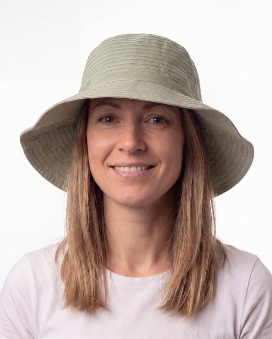 Woman wearing wallaroo hampton hat in seafoam UPF 50+